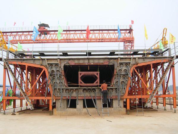 图5-32米箱梁桥模